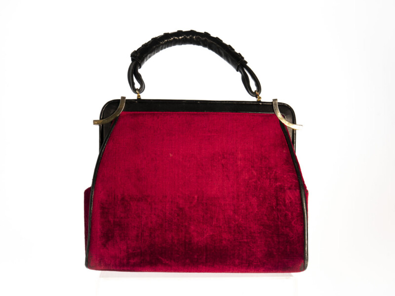 Borsa vintage Roberta di Camerino a Mano in velluto Sovrarizzo Rosso con motivi geometrici