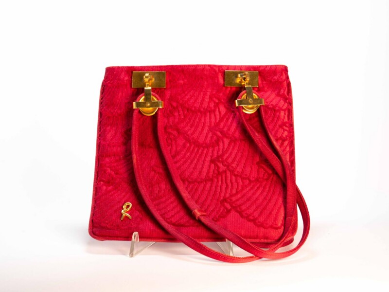 Borsa vintage Roberta di Camerino a Spalla in velluto Rosso con Disegno a Drappeggio con Carrucole in metallo