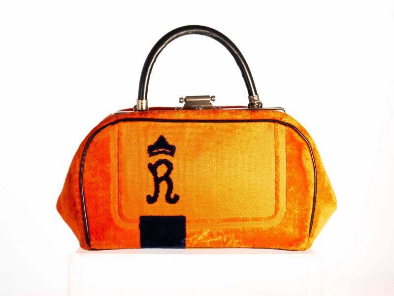 Borsa vintage Roberta di Camerino a Mano in velluto Sovrarizzo Arancione con Striscia Blu
