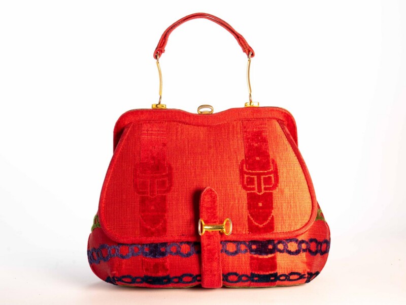 Borsa vintage Roberta di Camerino a Mano in velluto Sovrarizzo Rossa con Motivo Blu e Verde