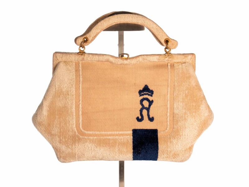 Borsa vintage Roberta di Camerino a Mano in velluto Sovrarizzo Bianco-Beige con Disegno Blu