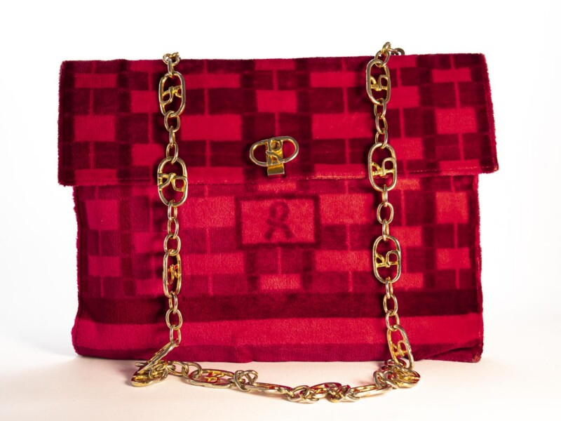 Borsa vintage Roberta di Camerino a Spalla in velluto Rosa e Ciliegia con Tracolla in metallo