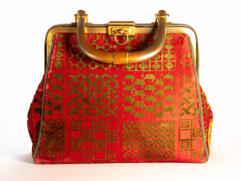 Borsa vintage Roberta di Camerino a Mano con Manico in metallo dorato in velluto Sovrarizzo Rosso e Verde Disegno Trascon