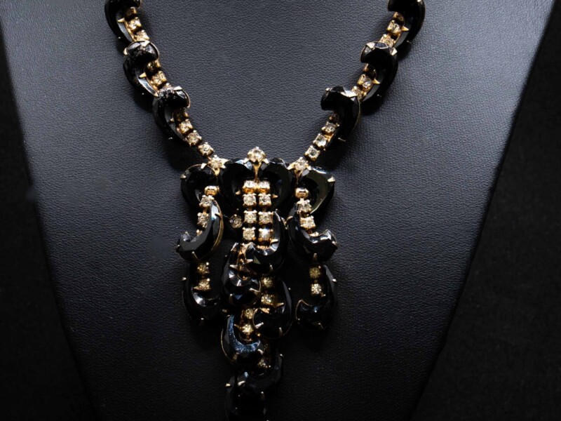Collana vintage in pietre nere e strass