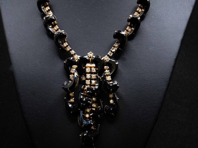 Collana vintage in pietre nere e strass