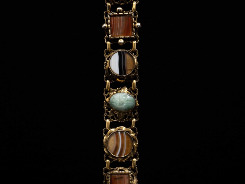 Bracciale vintage con inserti in pietra dura