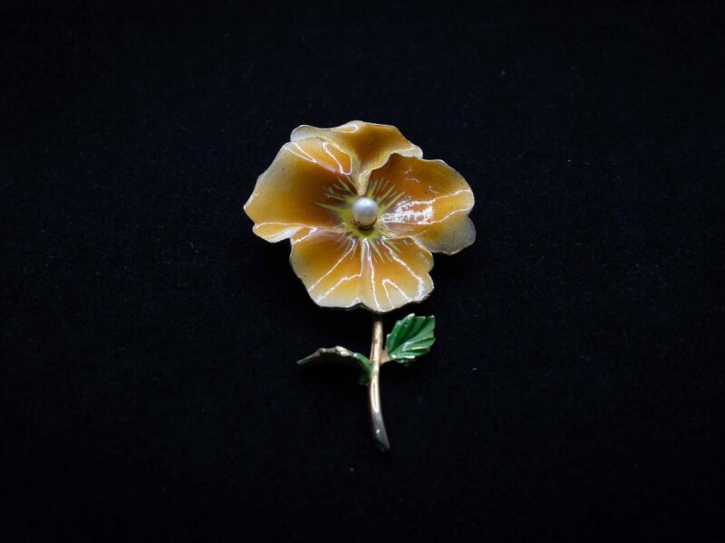 Spilla vintage a fiore smaltato