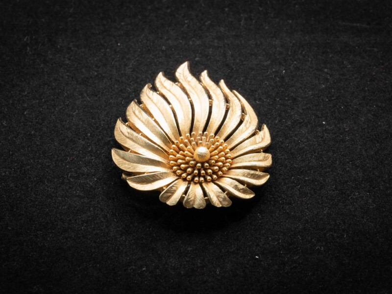 Spilla vintage Trifari dorata