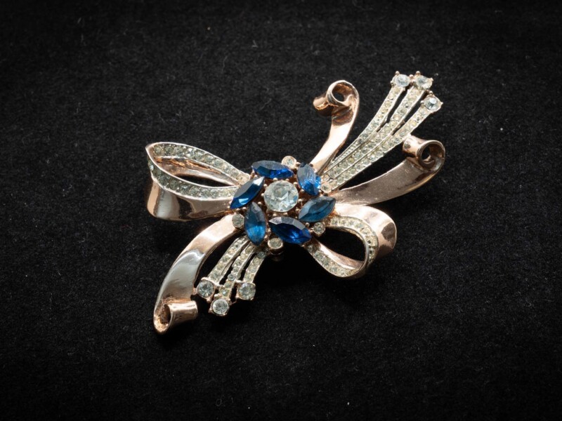 Spilla vintage Coro Craft sterling con strass blu e trasparenti