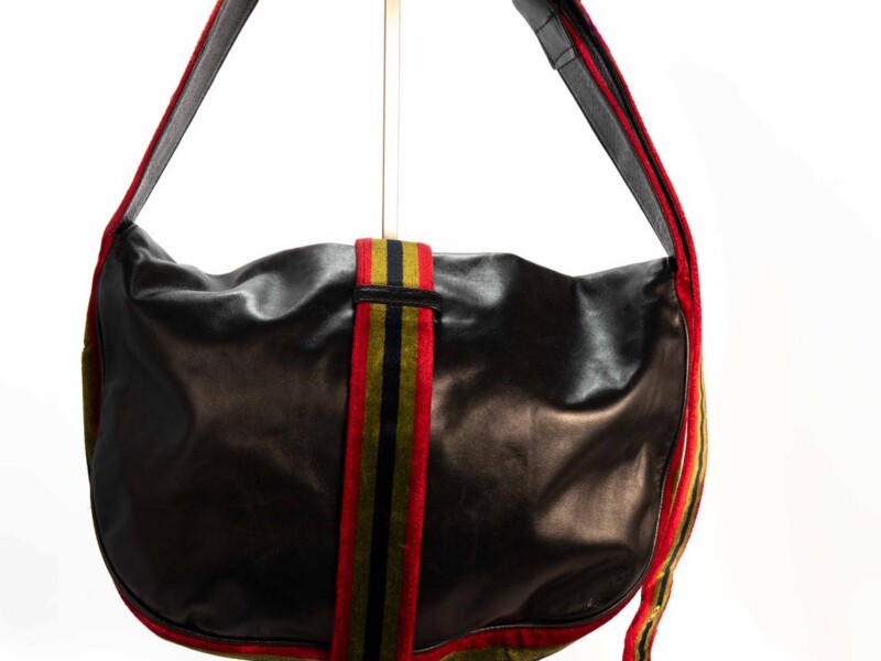 Borsa vintage Roberta di Camerino a Tracolla in pelle Nera con Fasce in velluto Rosso Verde e Blu